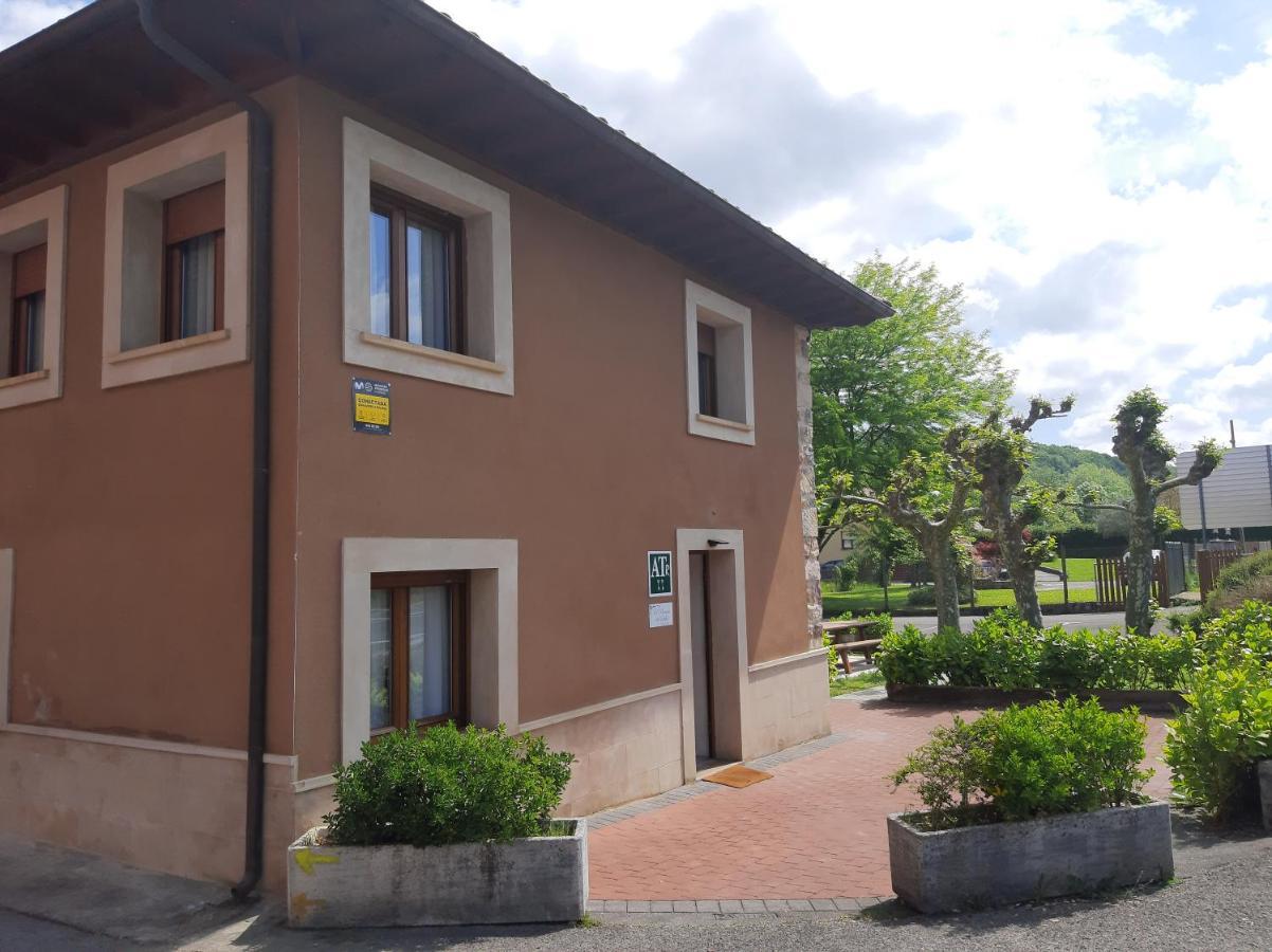El Puentin Del Sella Con Wifi Y Parking Gratuito Apartman Onís Kültér fotó